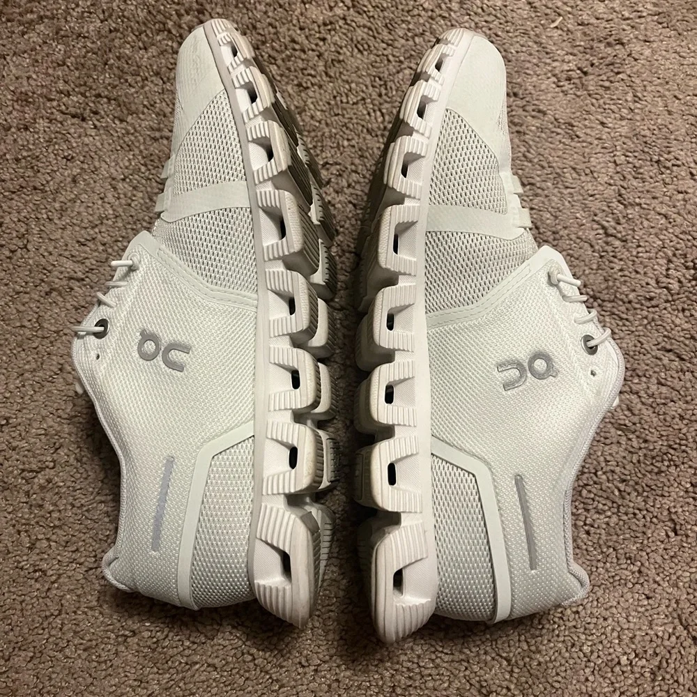 white on clouds - Picture 4 of 6